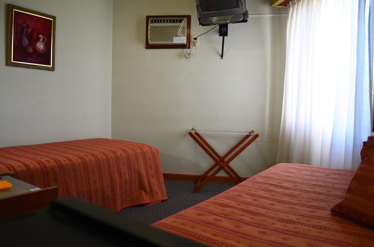 Hotel Huemul General Roca Kültér fotó