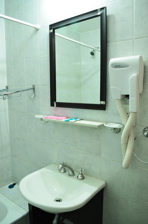 Hotel Huemul General Roca Kültér fotó
