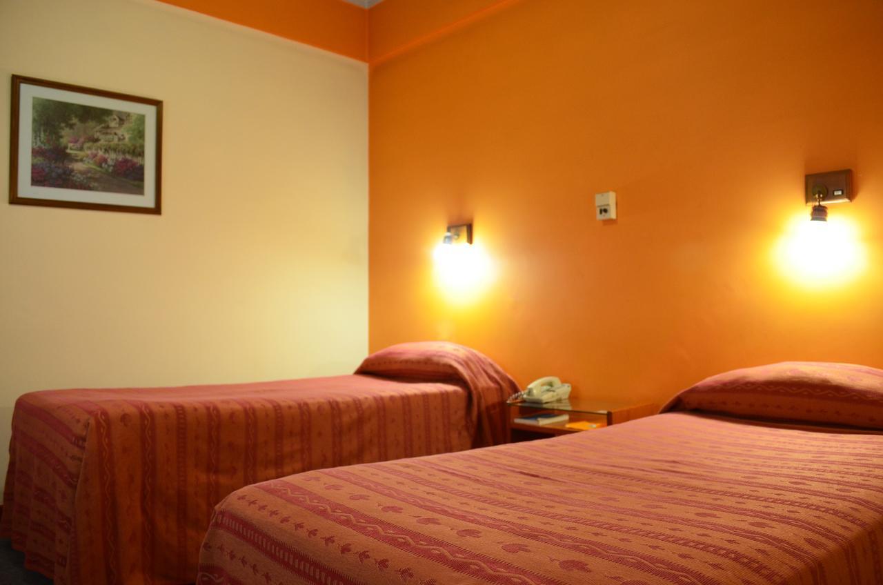 Hotel Huemul General Roca Kültér fotó